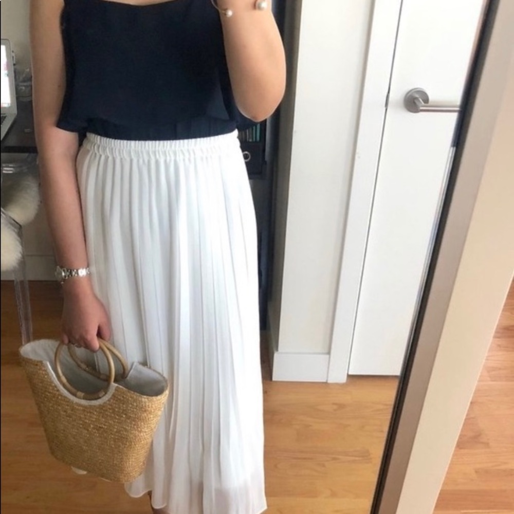 Brand new with tags high wasted pleated skirt